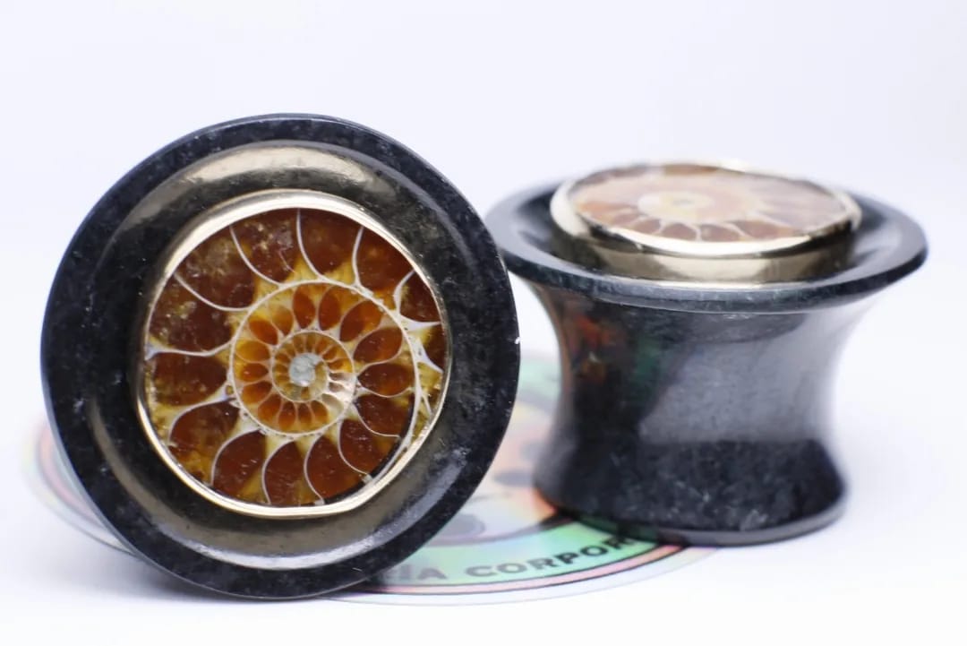 Orejeras tipo maya de jade negro y amonites - Mandar a fabricar