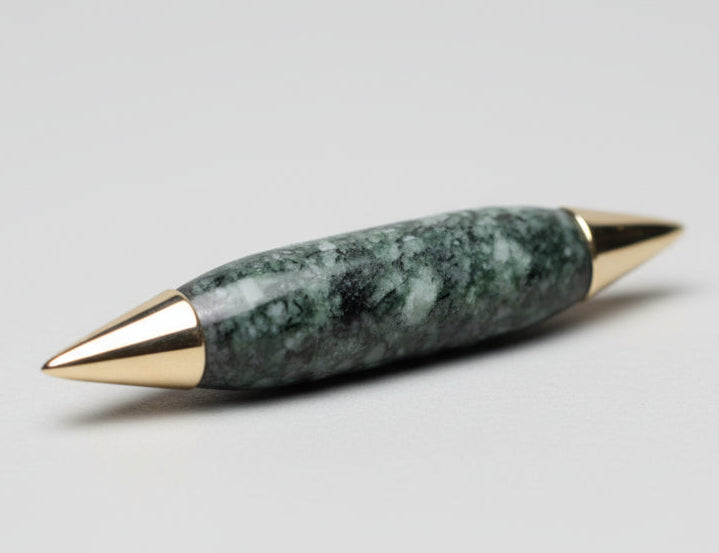 Septum spike de jade de Guatemala y puntas doradas - Mandar a fabricar