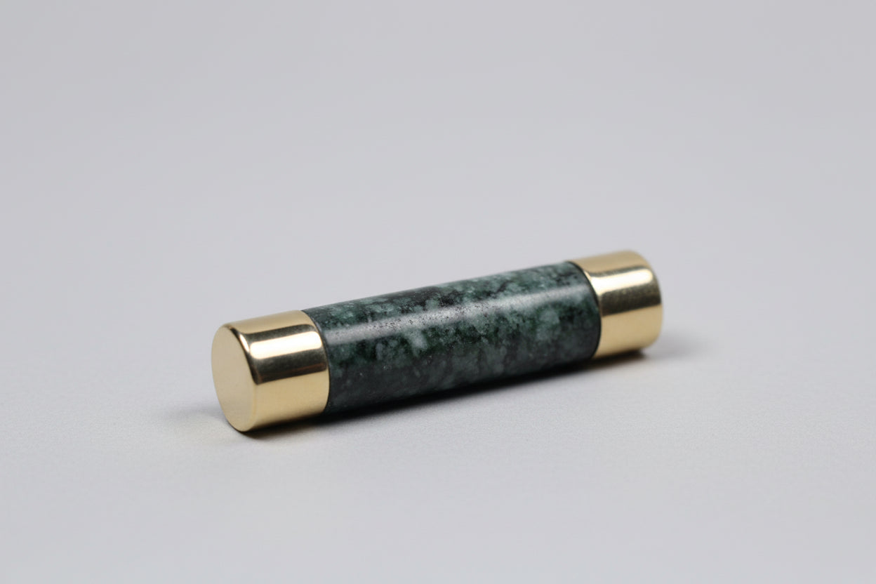 Septum nariguera de jade de Guatemala y puntas doradas - Mandar a fabricar