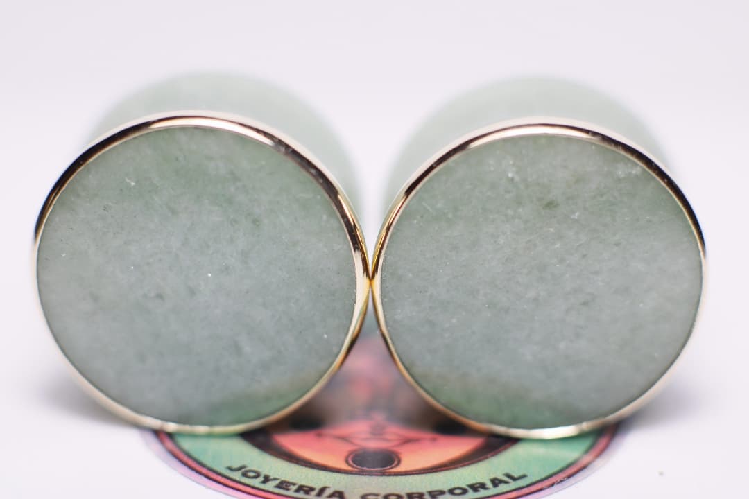 Plugs de cuarzo verde y bisel dorado - Mandar a fabricar