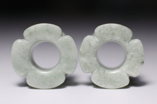 Orejeras de flores en jade de Guatemala - Mandar a fabricar