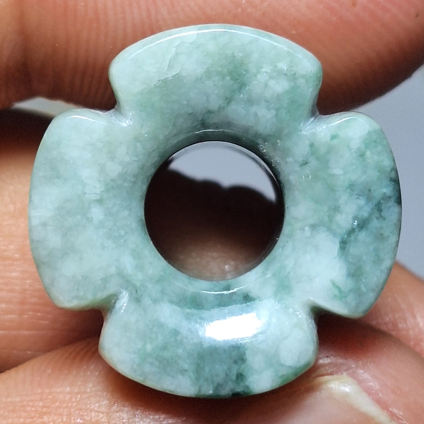 14mm flores de 4 petalos en jade de Guatemala - Listas para envío