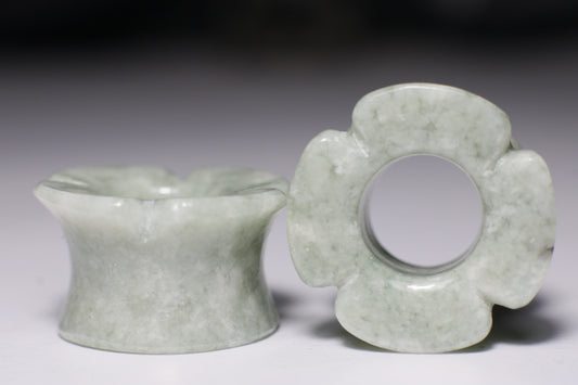 Orejeras de flores en jade de Guatemala - Mandar a fabricar